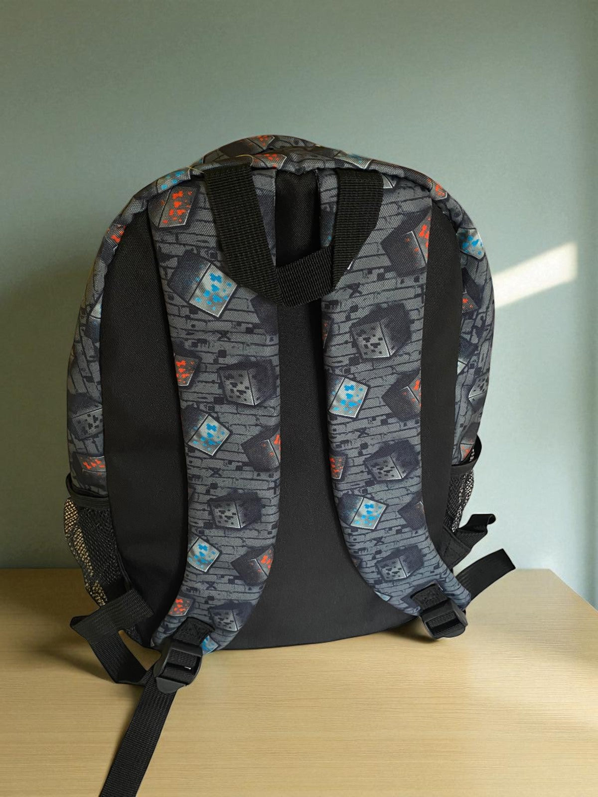 Mochila Minecraft Oficial Pixelada 40cm - Aventura Blocky Infinita | Resistencia Creeper