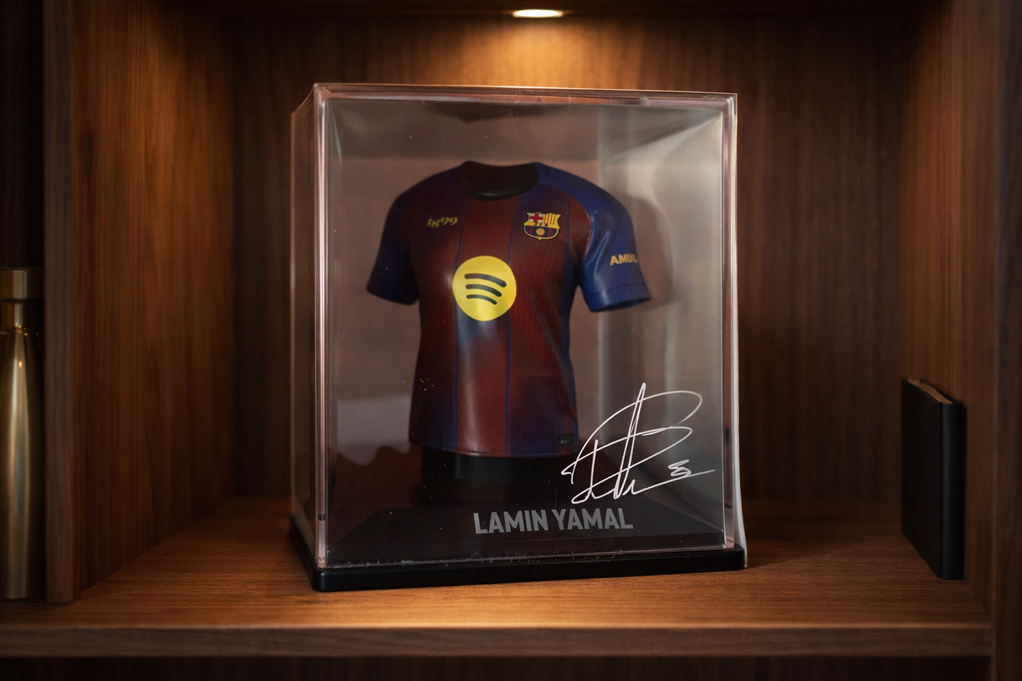Mini Camiseta Lamine Yamal FC Barcelona 9.5 cm – Figura Oficial con Estuche, Edición Limitada